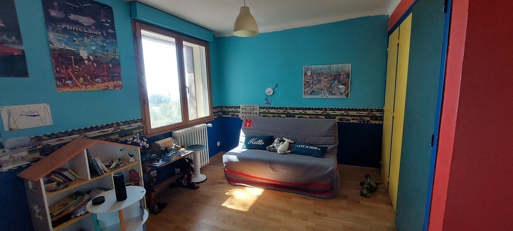 Antonin's room (foldable couch 160cm). Chambre d'Antonin (canapé pliable 160cm)