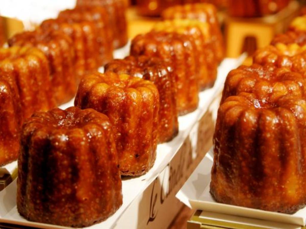 Gastronomy: "Canelés"
