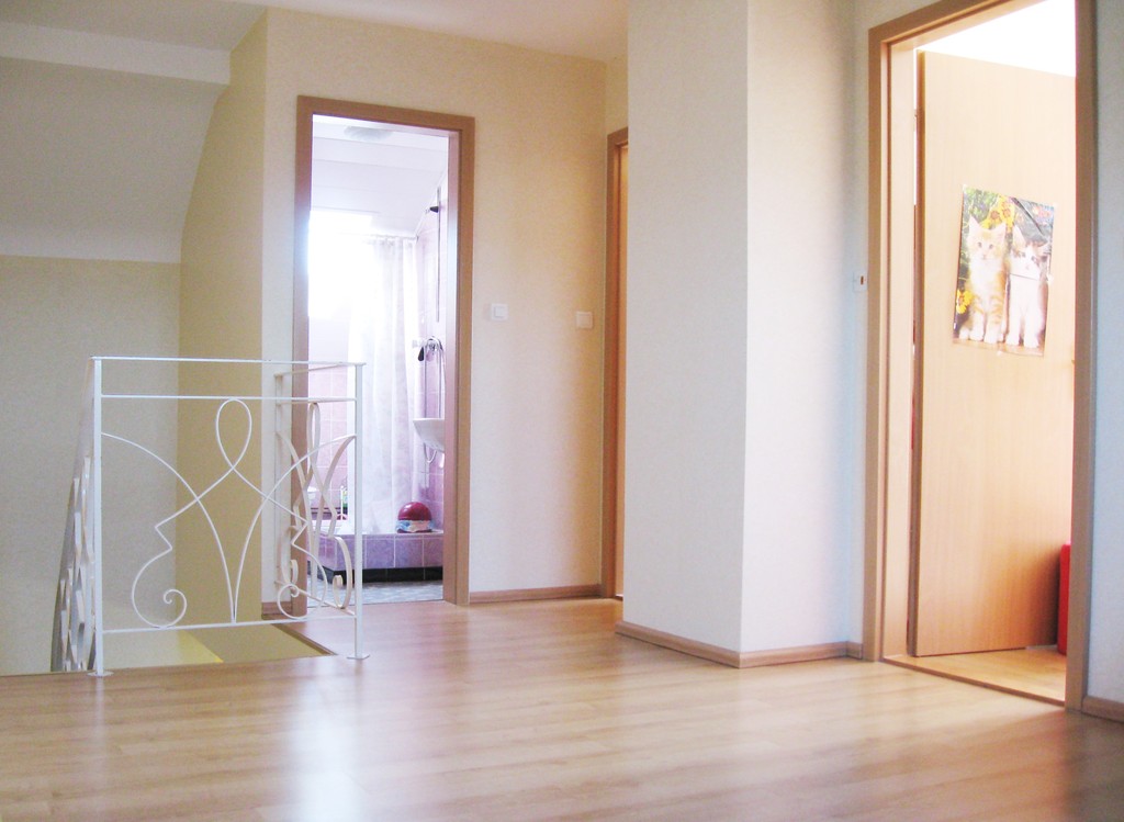 on the 1st floor (3 rooms)