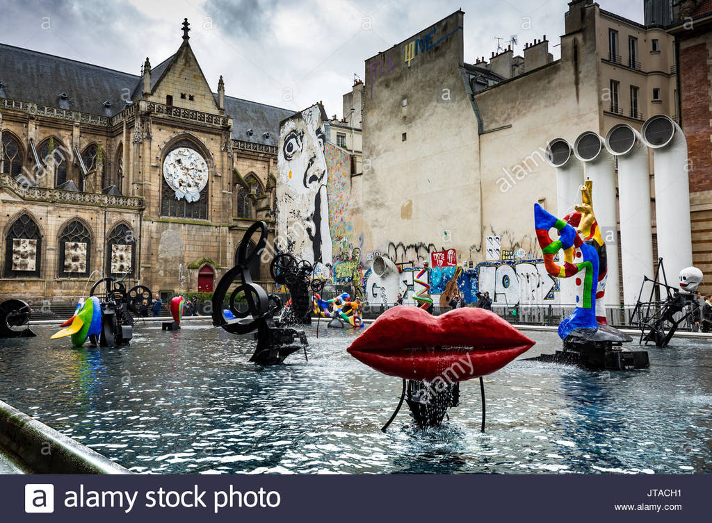 Stravinski's foutain, 5 stops away