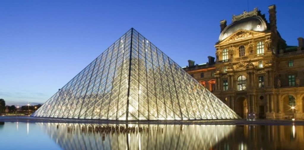 the Louvre, 8 stops away, 19 minutes