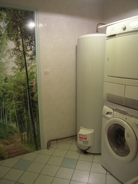 LAUNDRY WITH WASHING MACHINE AND TUMBLE-DRYER
