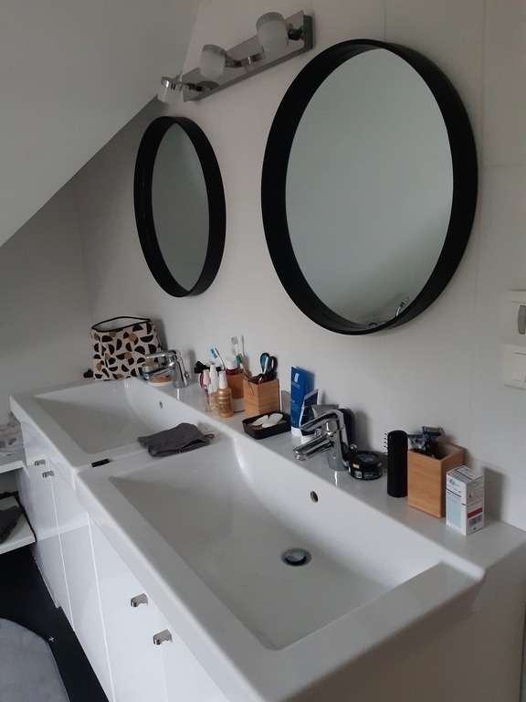 Children' s bathroom