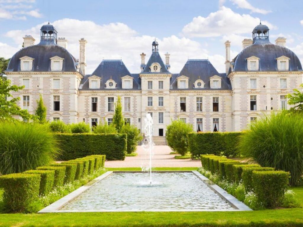 Château de Cheverny 50 km