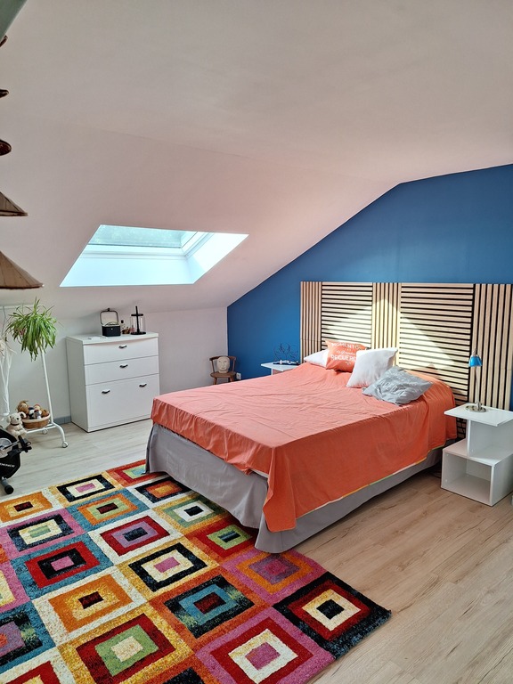 Third bedroom (upstairs)