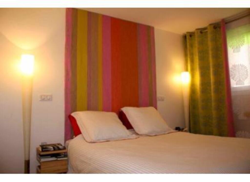 bedroom double bed