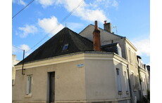 la maison vue de la rue