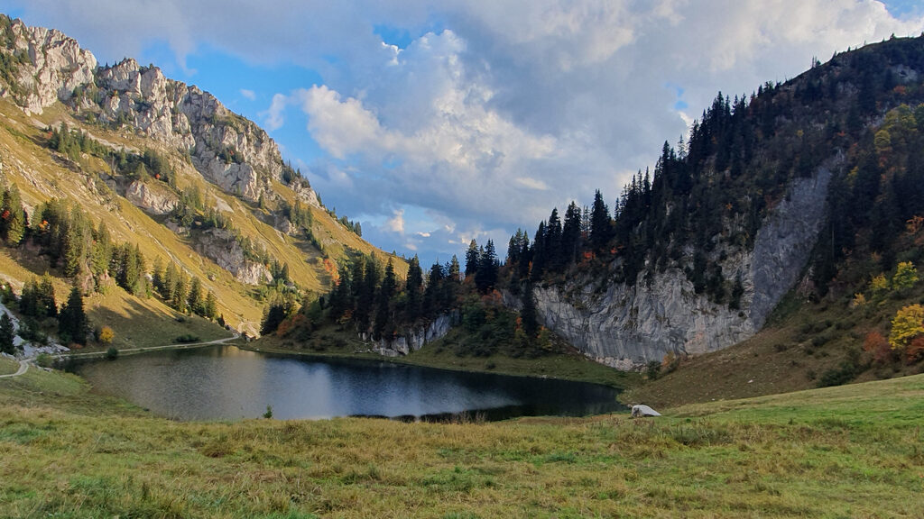 Lake Arvoin, Chapelle d’Abondance, easy walk 