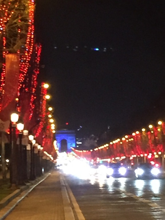 On The Champs Elysées enlightened at Christmas