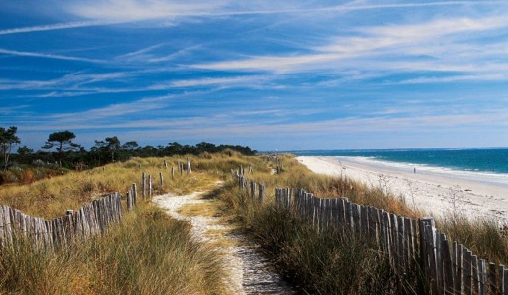Path near Mousterlin (20 mn from the house). The entire Brittany coastline is criss-crossed by a hiking trail, the GR34