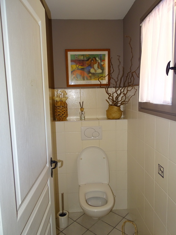 toilette à l'étage