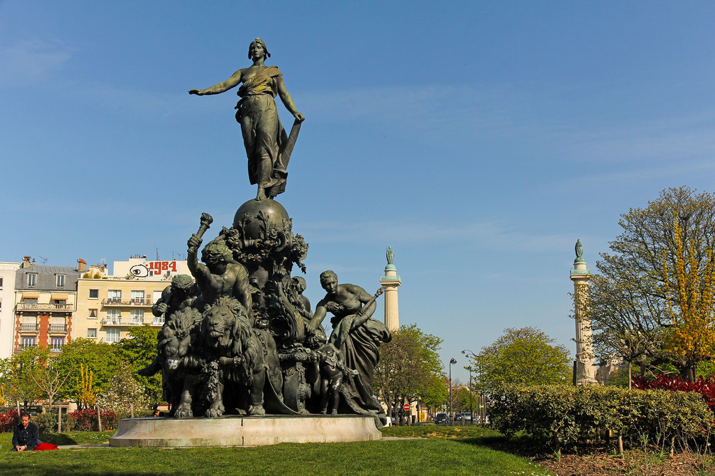La statue de la Place de la Nation