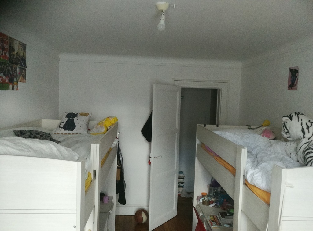 La chambre de nos filles cadettes avec 2 lits individuels 