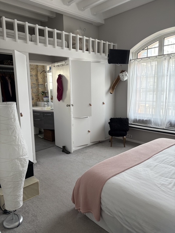 Bedroom and ensuite bathroom 