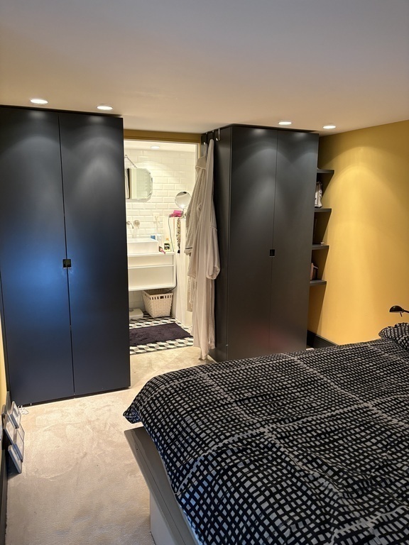 Mezzanine bedroom and ensuite bathroom 