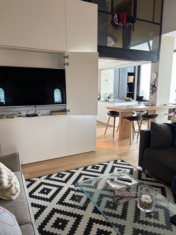 Living area showing TV