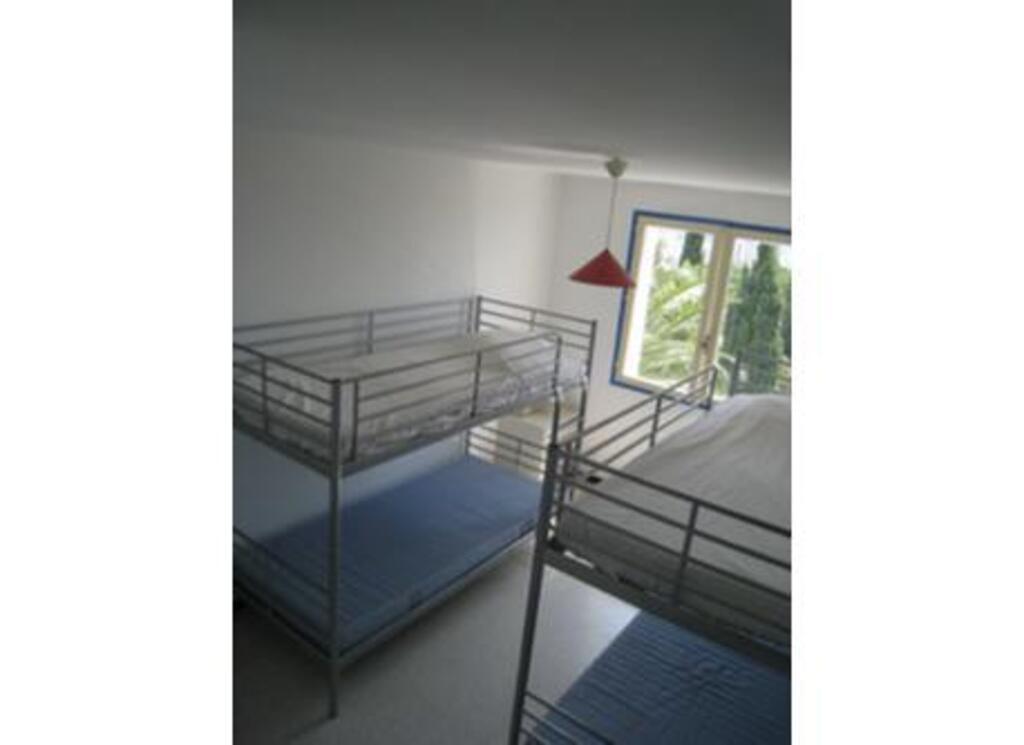 Cote d'Azur Flat, Children Beedron