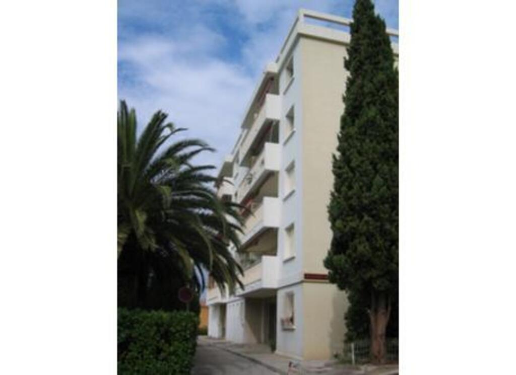 Cote d'Azur Flat, Bulding
