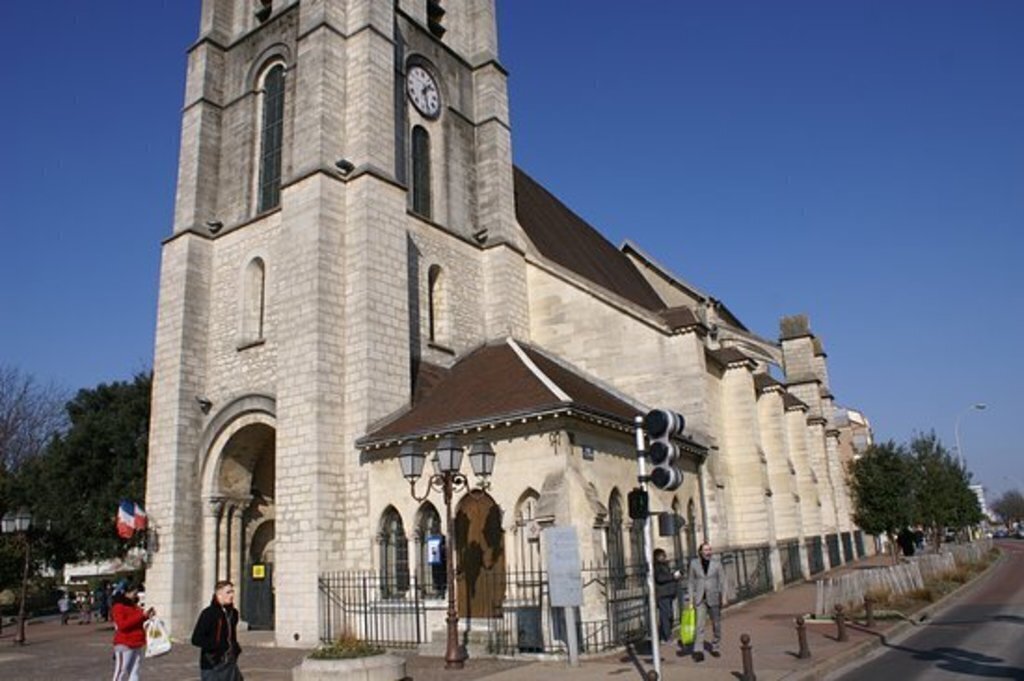 Saint Christophe church closest to home