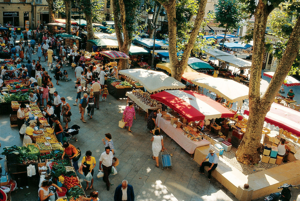 Typical markets in Provence