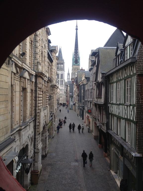 Vue depuis le Gros-Horloge au plein cœur de Rouen