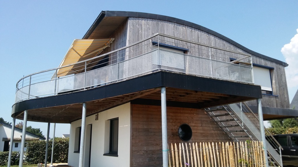 Maison avec sa terrasse vue mer...