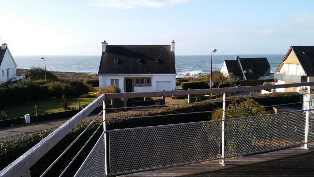 Côté terrasse Est, abrité des vents d'Ouest