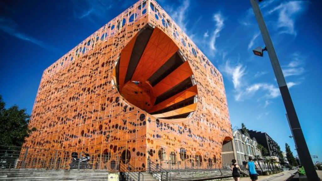 Un immeuble du quartier architectural de Confluence 