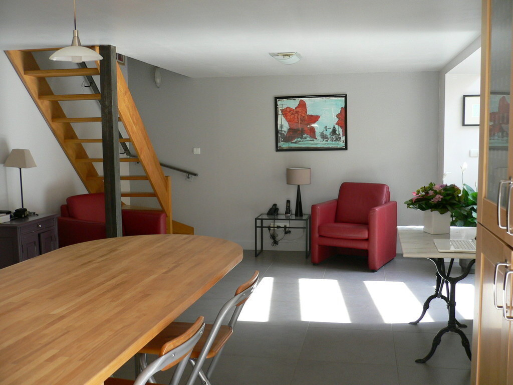 Escalier intérieur d'accès au 1er étage 