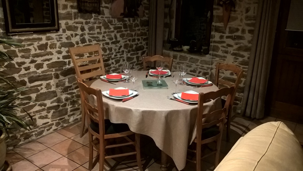 Petit coin repas au salon