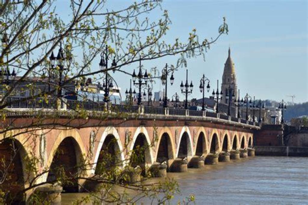 Bordeaux - Le Pont de Pierre
