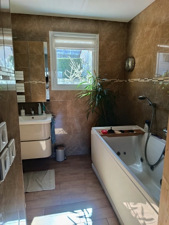 salle de bains de la suite parentale