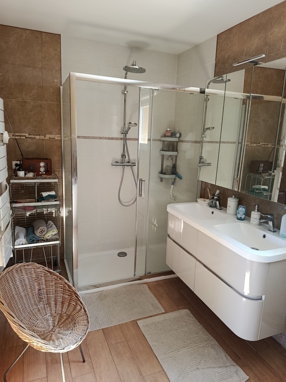 salle de bains de la suite parentale