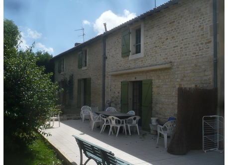 Façade avec la terrasse de 70 m2
