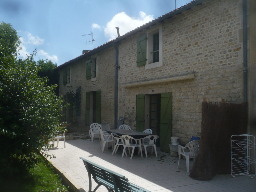 Façade avec la terrasse de 70 m2