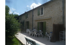 Façade avec la terrasse de 70 m2