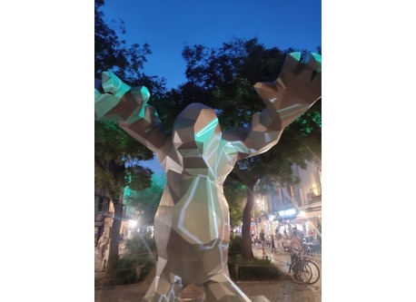 Le Monstre sur la place