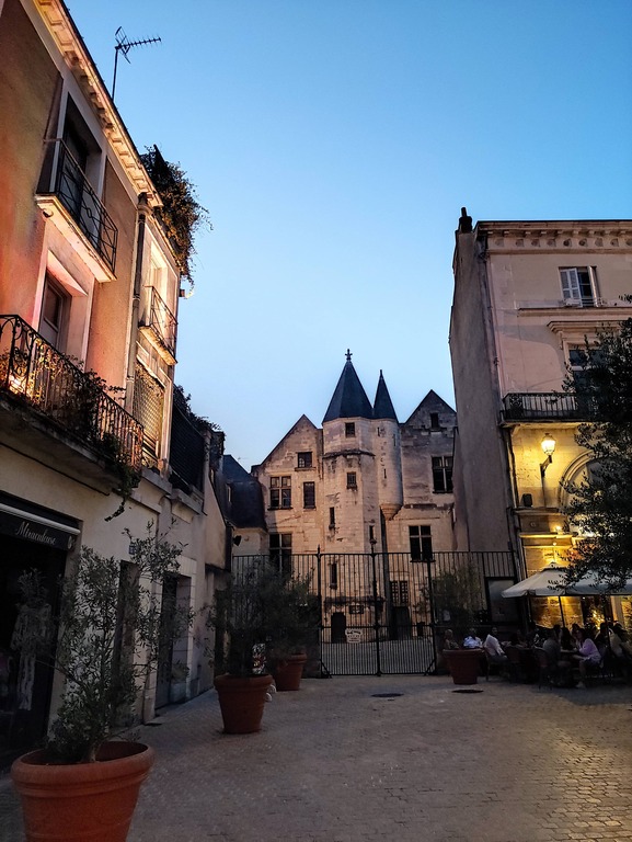 Place Chateauneuf