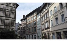 rue Eau de robec, une des plus jolies rues de Rouen à 5 minutes à pied