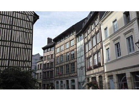 rue Eau de robec, une des plus jolies rues de Rouen à 5 minutes à pied