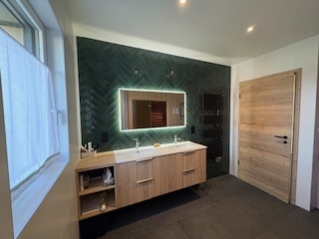 Still the bathroom of the 1st floor