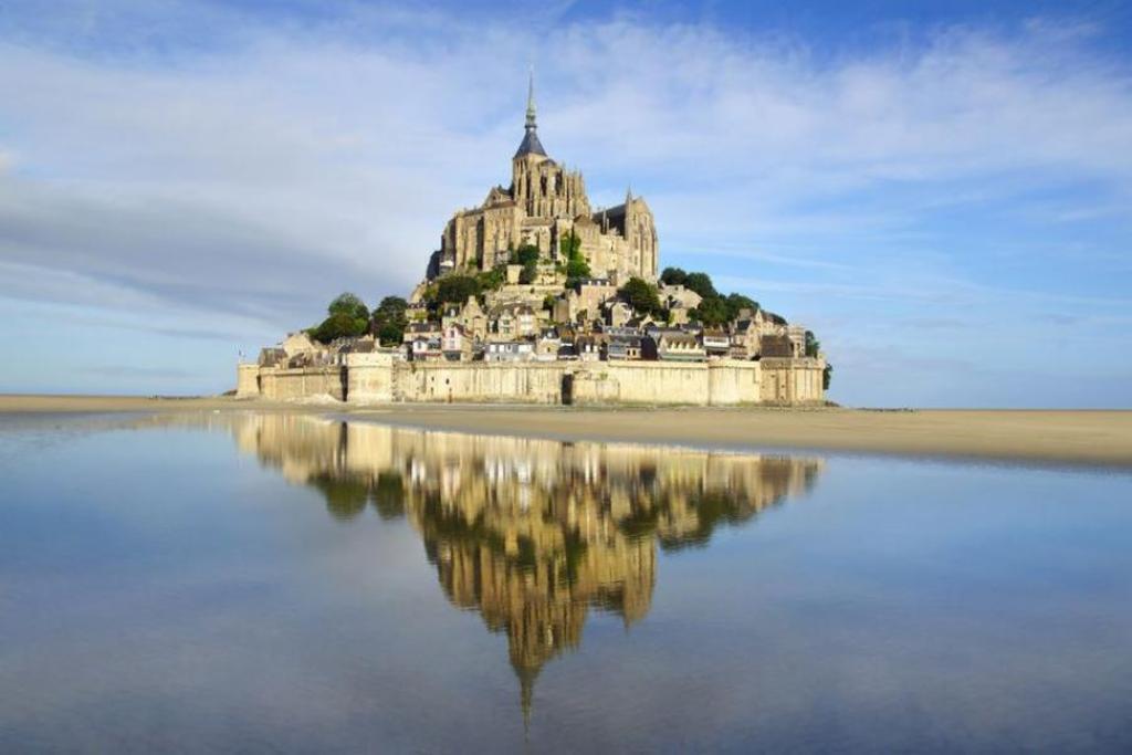 Famous Mont Saint Michel (1h15 drive)