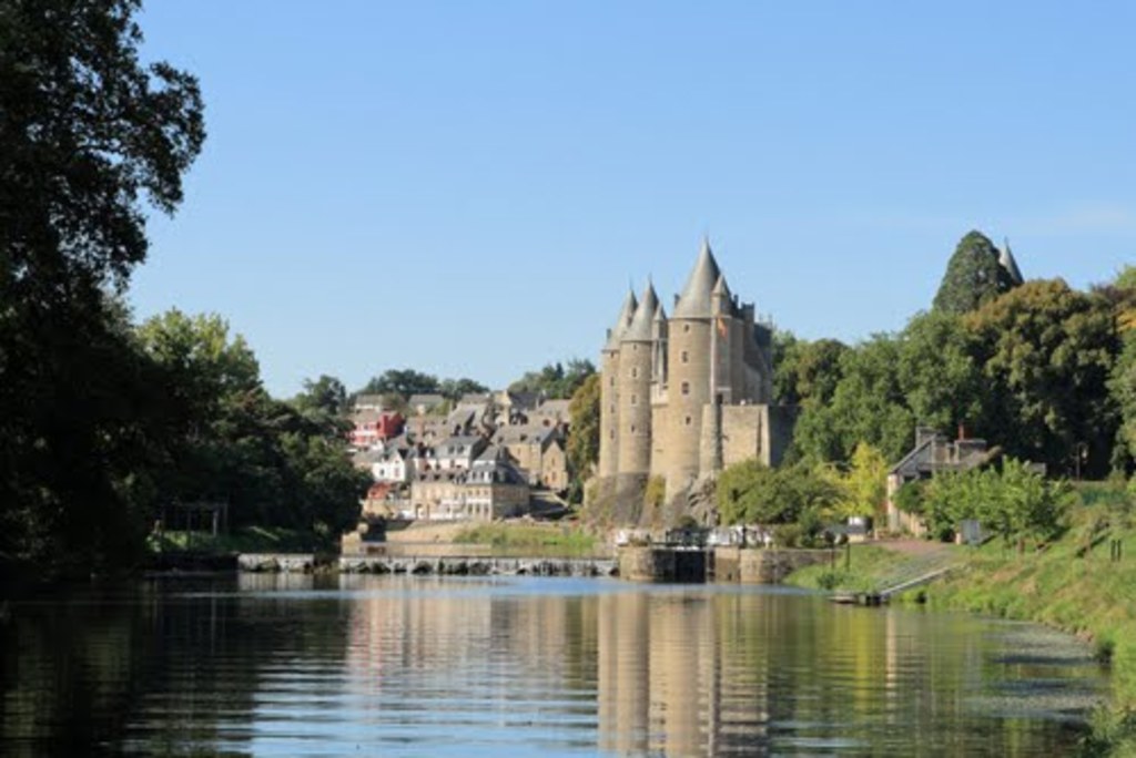 Château de Josselin à 2km