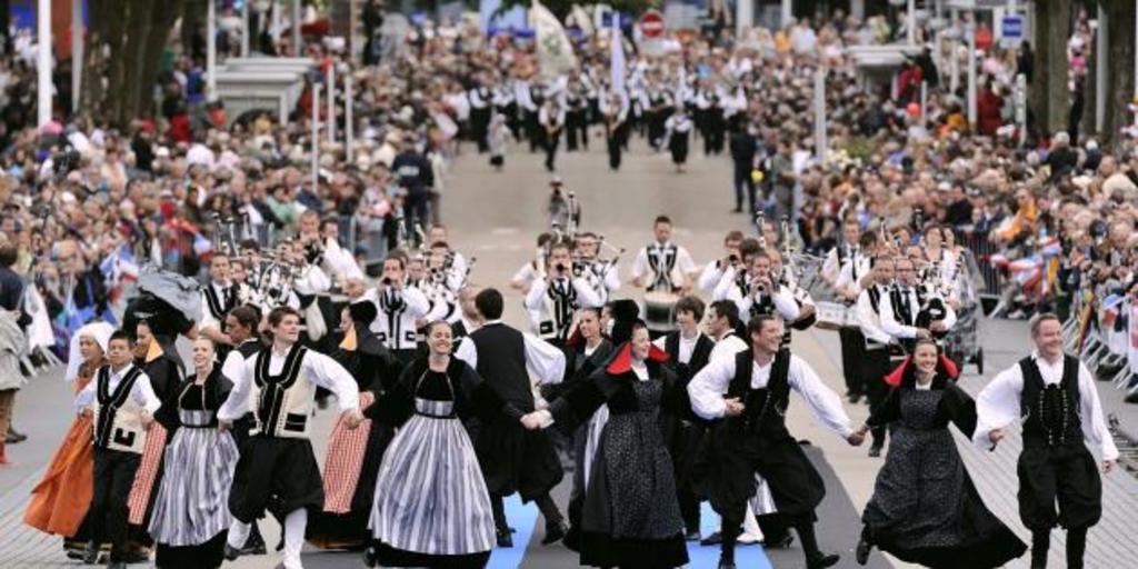 Breton folk dance