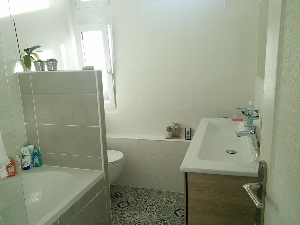 The bathroom, renewed in 2020