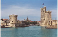 L'entrée du vieux port de La Rochelle ( 1o minutes à vélo de la maison)