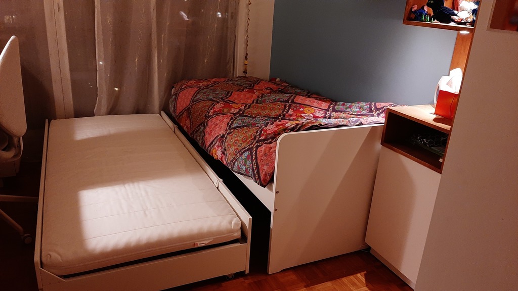 Room #2 with complementary bed (two 90x200 bed)