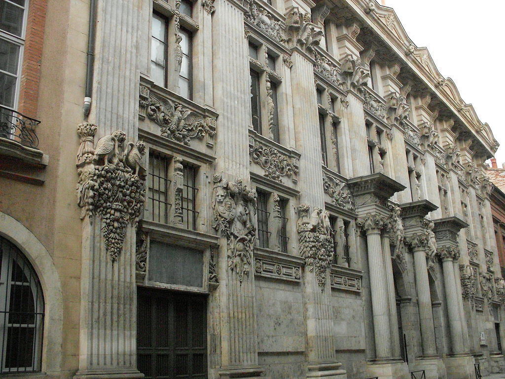 Hotel de Pierre (XVIIth century). 5 mn from home.