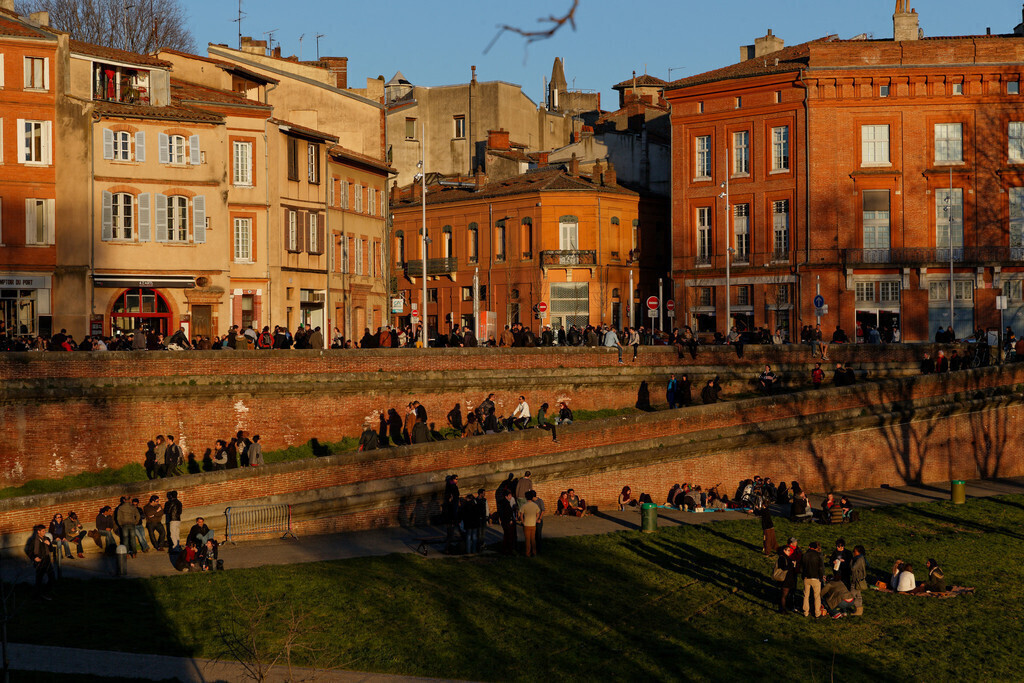 Place de la Daurade, on the shore of the river Garonne (1 min walk from home)
