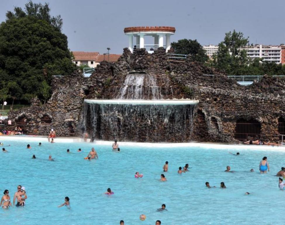 Toulouse : the big swimming pool in Parc des Sports, on the Ramier Island (15 minutes walking from home).